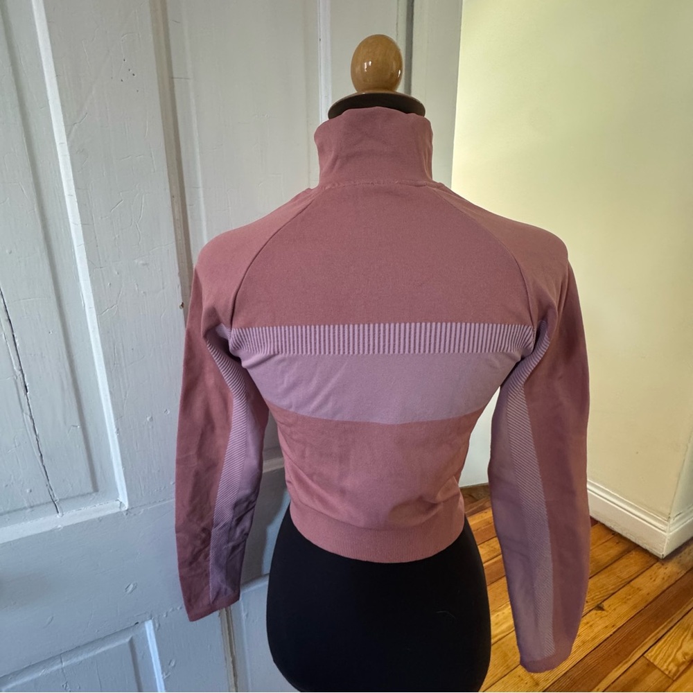 Fabletics cropped jacket - Picture 3 of 3